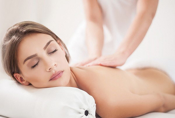 Masaje de relajación en  Natural Cris