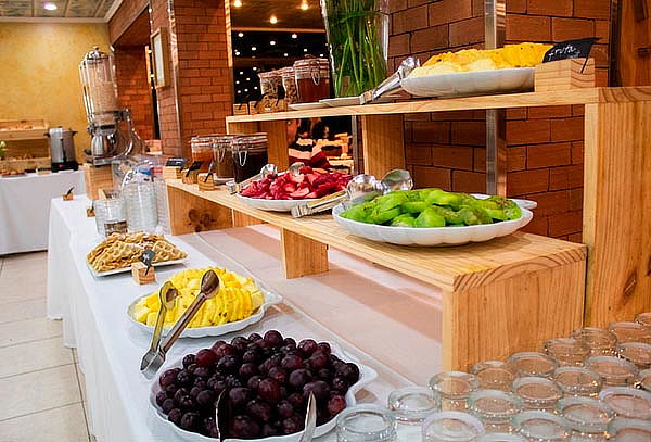 1 o 2 Noches + Desayuno+Piscina para 2 en Hotel Gran Palace
