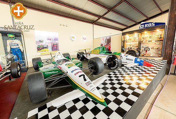 Museo del Vino y Museo de Autos y Motos en Viña Santa Cruz