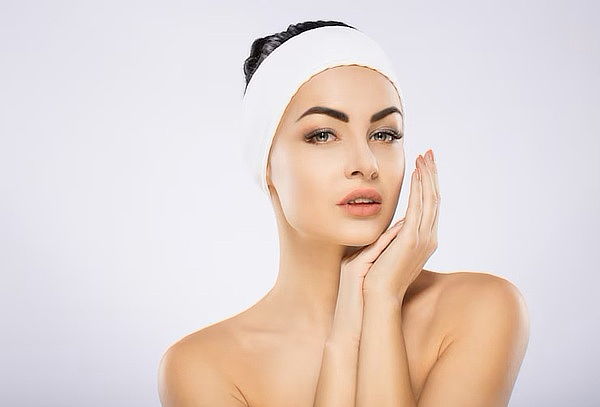 Limpieza facial /Dermaplaning + Vitaminas