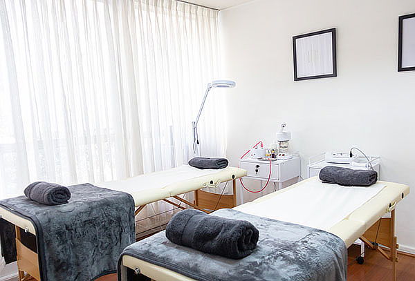 Día de Spa Madre e Hija con Masaje + Limpieza Facial y Más!