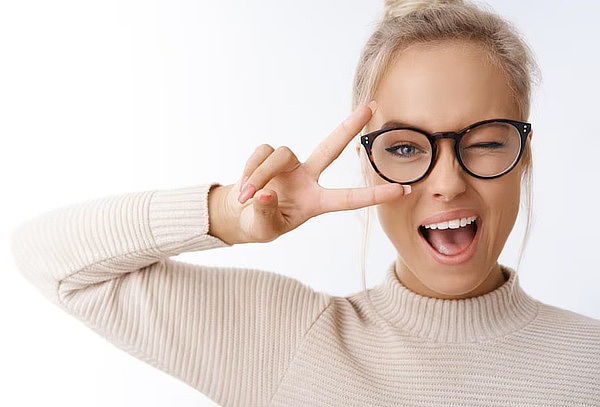 Lentes ópticos Promoción + Consulta oftalmológica en Óptica 