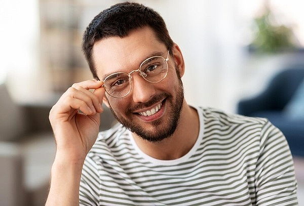 Lentes ópticos Promoción + Consulta oftalmológica en Óptica 