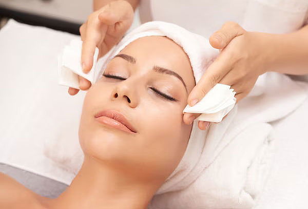 Limpieza Facial más lifting de pestañas, Opción Masaje 
