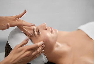 Limpieza Facial más lifting de pestañas, Opción Masaje 