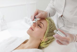 Limpieza Facial Profunda + Mascarilla Antioxidante y Más!