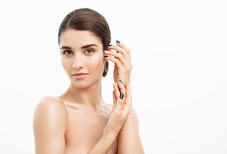 3 Sesiones de Pink Glow + Vitaminas Faciales + Dermaneedling