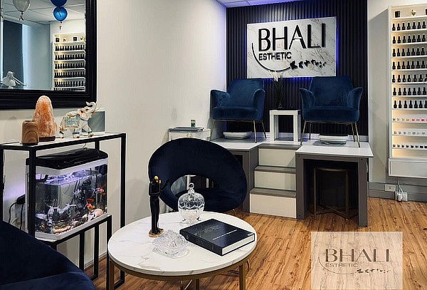 Día de relajación para 2 Limpieza facial + Masaje + Manicura