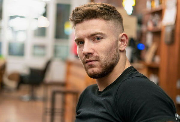 Corte y estilo: Corte de cabello + diseño de cejas y más