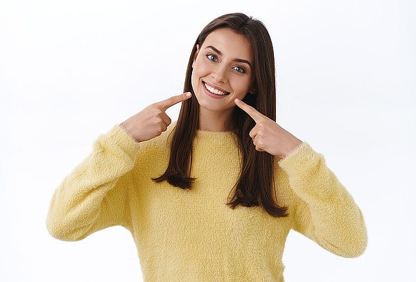 Blanqueamiento Led + Limpieza Dental Completa