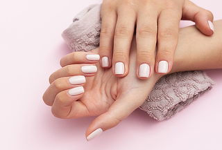 Manicure Rusa + Esmaltado Permanente 1 Color