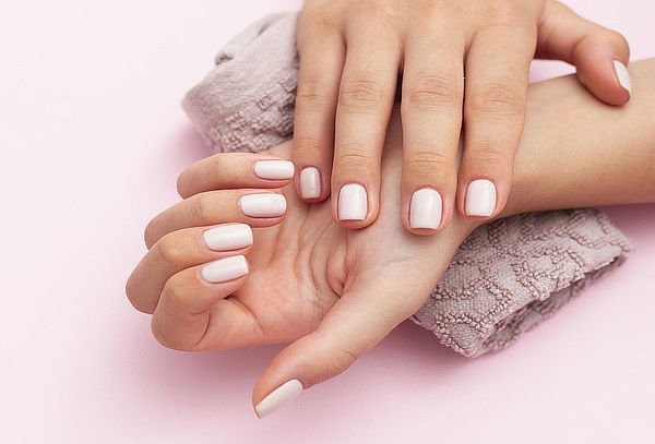 Manicure Rusa + Esmaltado Permanente 1 Color