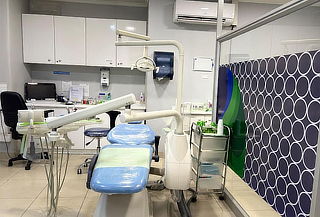 Implante Dental + Corona Porcelana en MediDentists