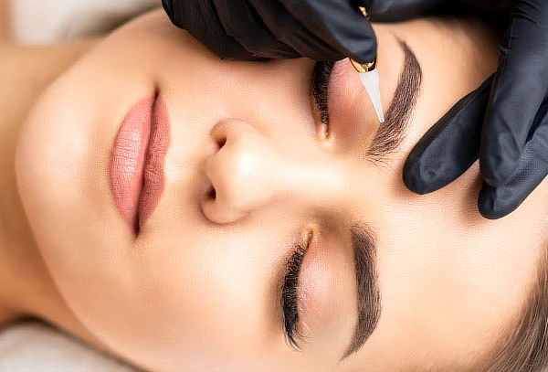 Microblanding de Cejas Pelo a Pelo, Semipermanente.