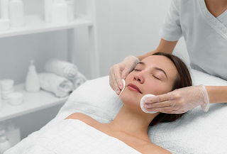 Limpieza facial vegana + Masaje y drenaje linfático facial
