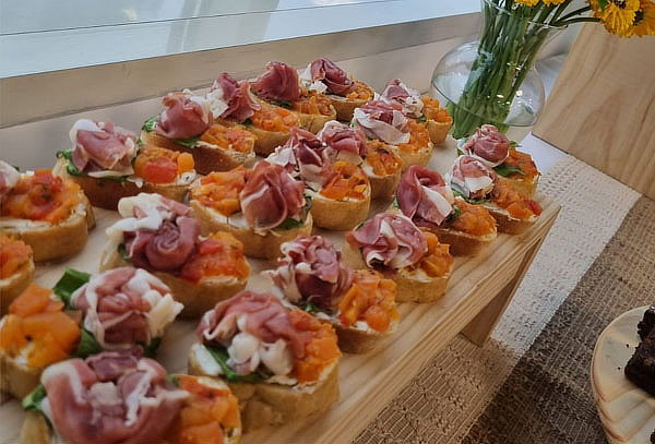 Brunch o Cóctel completo para 20 personas, montaje incluido