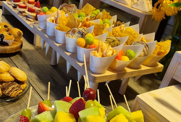 Brunch o Cóctel Especial para 20 personas, montaje incluido