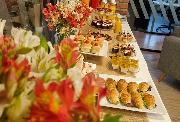 Brunch o Cóctel Especial para 20 personas, montaje incluido