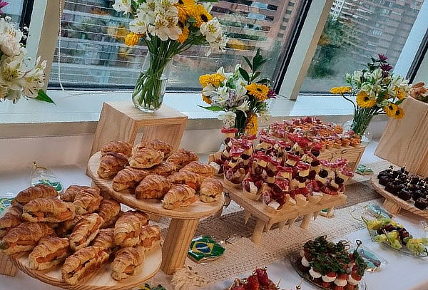 Brunch o Cóctel VIP para 20 personas, montaje incluido