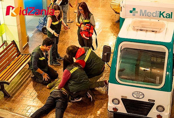 Entrada para Noche de amigos en KidZania® Sábado 16 agosto