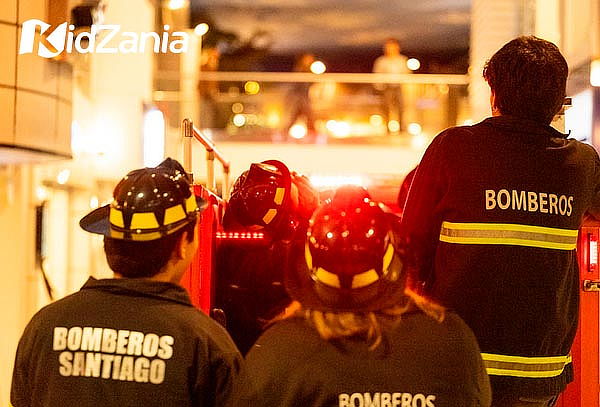 Entrada para Noche de amigos en KidZania® Sábado 16 agosto
