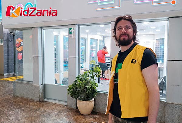 Entrada para Noche de amigos en KidZania® Sábado 16 agosto