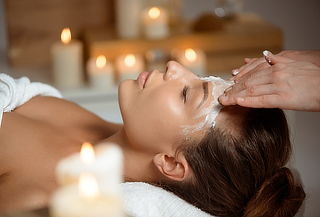 Peeling Químico con Higienización y Mascarilla Hidratante 