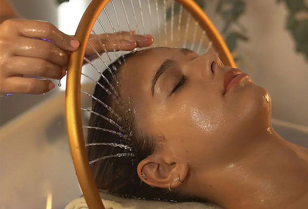 Reparación Head Spa Capilar Japonés con Camilla Arco de Agua