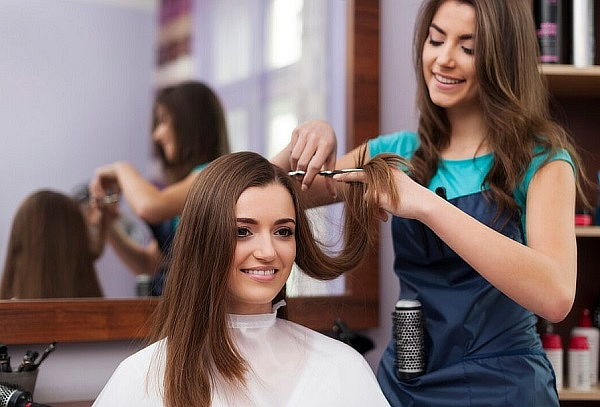 Corte de Puntas  Mujer + Lavado + Secado