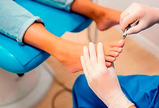 Podología, Corte de uñas, Limpieza de surco y sacar durezas