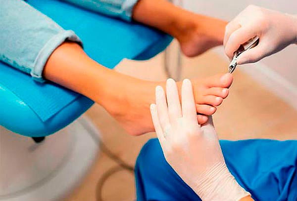 Podología, Corte de uñas, Limpieza de surco y sacar durezas