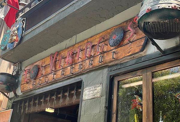Desafío Vikingo comer hamburguesa Jötunheim  en 8 minutos