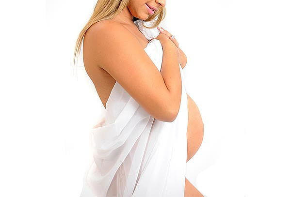 Sesión de fotos maternal en estudio