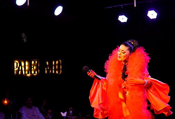 Entrada al show de Yolanda Carmín + 1 copa de mimosa