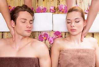Masaje para 2 con Piedras Calientes y Facial Profunda