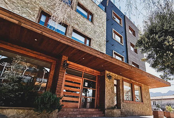 Escape Indomito a termas, Hotel o combinado a elección 