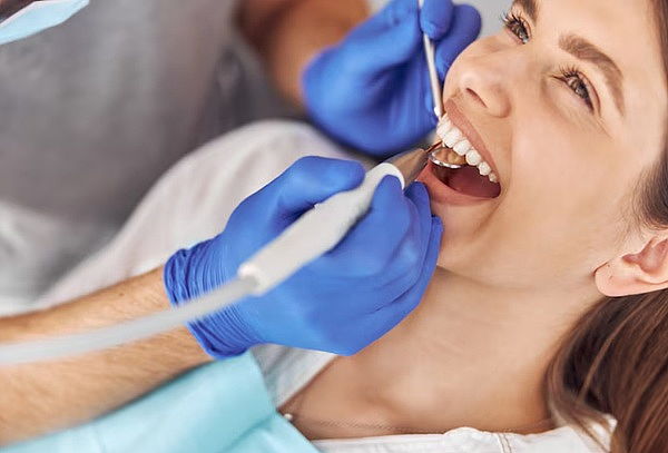 Limpieza Dental: Destartraje + Pulido  + Evaluación.