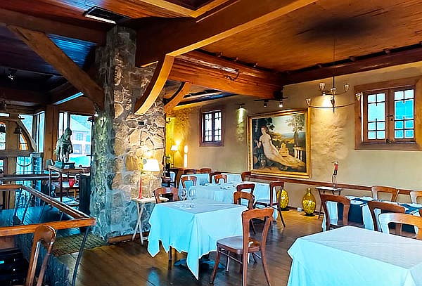 El Meson Nerudiano: Almuerzo o Cena para 2 Personas