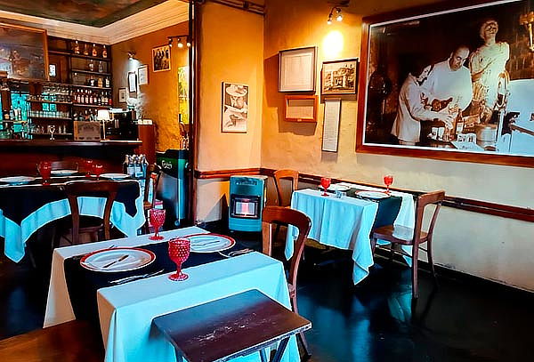 El Meson Nerudiano: Almuerzo o Cena para 2 Personas