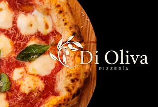 2 pizzas grandes especialidades a elección + palitos de ajo