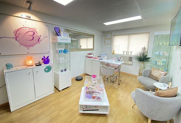 Coctel de Vitaminas con Dermapen + Limpieza facial y más