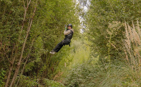 1 noche+ Almuerzo+Cena+ Piscina y más en San Francisco Lodge