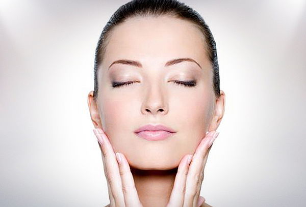 Microdermoabrasión + Peeling ultrasónico + Masaje + Vapozono