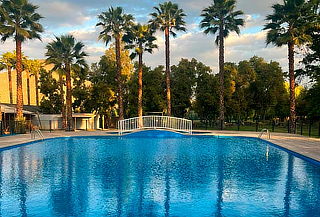 Camping Vista al Cerro:  Entrada piscina dia elección