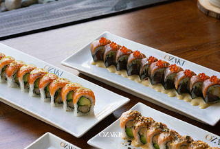 Cena para 2 Fine nikkei makis (sushi) + Appetizer + Postre