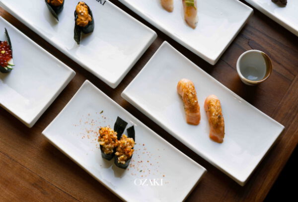 Cena para 2 Fine nikkei makis (sushi) + Appetizer + Postre