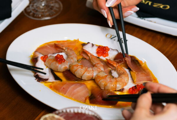 Sabores Marinos: Cena para 2 Omakase 24 piezas