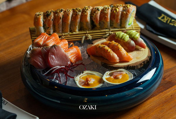 Sabores Marinos: Cena para 2 Omakase 24 piezas