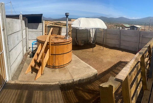 2 Dias y 1 Noche para 2 en Papudo: Cabaña + Tinaja