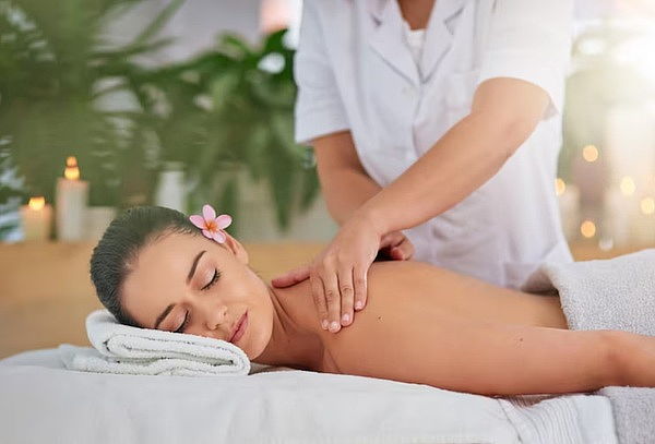 Masaje para 1 + Limpieza Facial + Spa de Manos